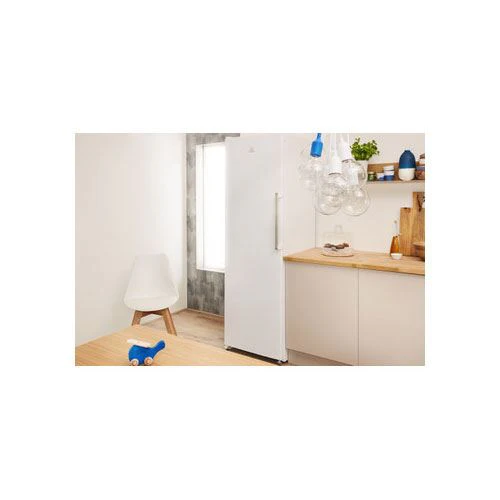 Arca Congeladora Vertical Indesit UI4 F1T W | 142x59.5x64.5 cm | F | Branco - Image 3