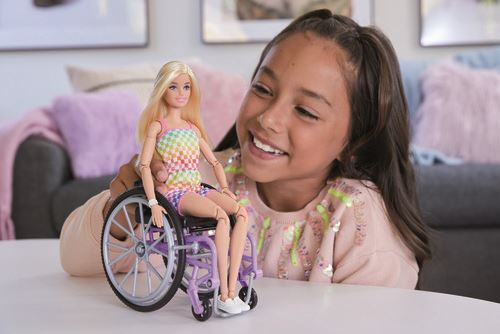 Barbie Fashionista com Cadeira de Rodas - Mattel - Image 3