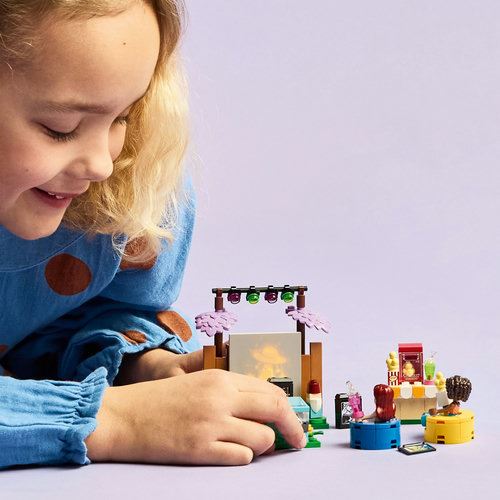 LEGO® Friends 42642 - Noite de Filmes e Amizade - Image 7