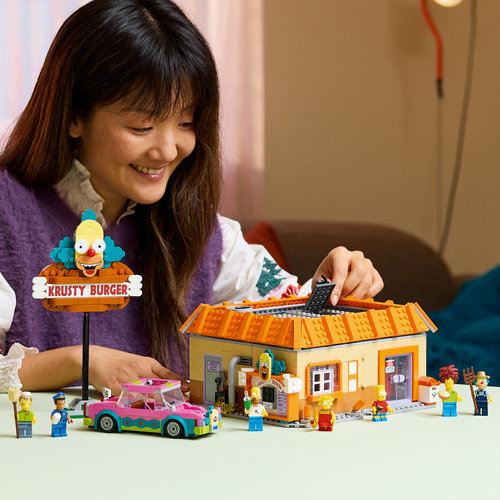 LEGO® Icons 10352 - The Simpsons™: Krusty Burger - Image 2