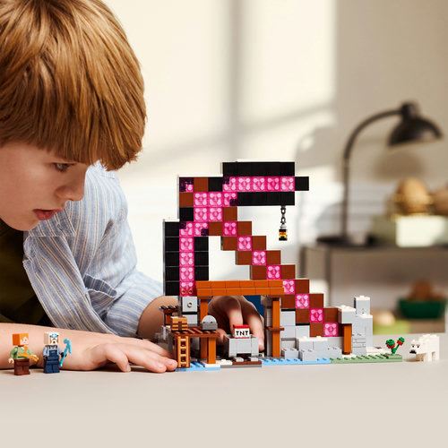 LEGO® Minecraft® 21277 - A Mina Picareta - Image 7