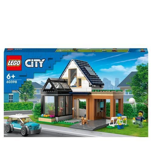 LEGO My City 60398 - Casa de Família e Carro Elétrico
