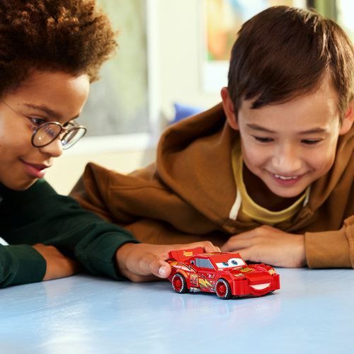 LEGO® Speed Champions 77255 - Faísca McQueen - Image 2