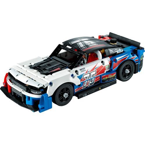 LEGO® Technic 42153 NASCAR® Next Gen Chevrolet Camaro ZL1 - Image 3