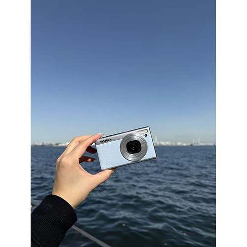Máquina Fotográfica Compacta YASHICA Tank - Azul Céu - Image 11