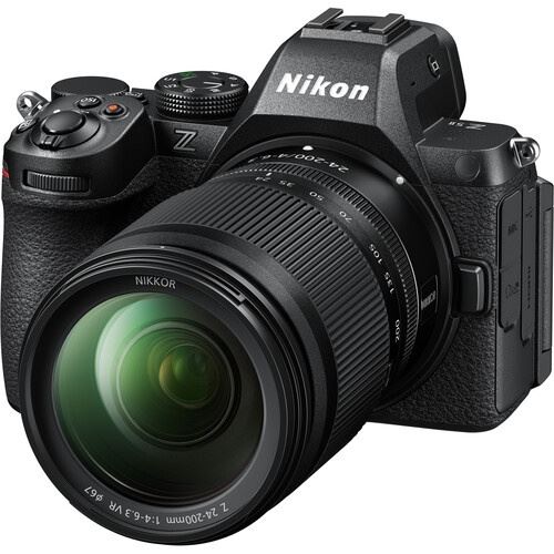 Máquina Fotográfica Mirrorless Nikon Z5 II + NIKKOR Z 24-200mm F4-6.3 VR