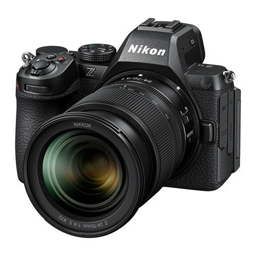 Máquina Fotográfica Mirrorless Nikon Z5 II + NIKKOR Z 24-70mm F4 S
