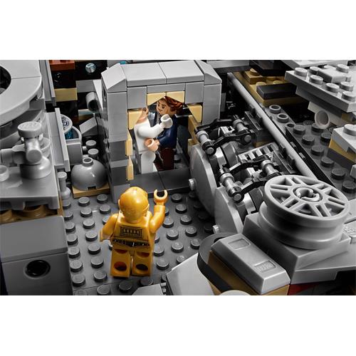 LEGO Star Wars 75192 Millennium Falcon - Image 7
